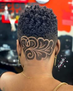 Hair Cuts For Black Women, Designs Haircut, Bald Haircut, Shaved Design, Shaved Hairstyles, Black Hair Short Cuts, Fade Hair