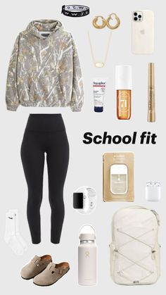 Cute Christmas Outfit, High School Style, Outfit Themes, Yearbook Staff