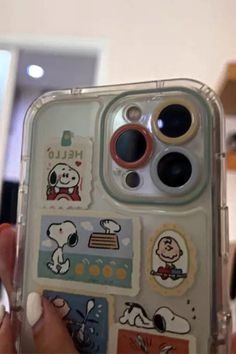 Snoopy iPhone Case Snoopy Stickers, Funny Snoopy, Clear Phone Case Design, Snoopy Wallpaper, Snoopy Pictures, Iphone Case Stickers, Collage Phone Case, Phone Inspiration, Pretty Phone Cases