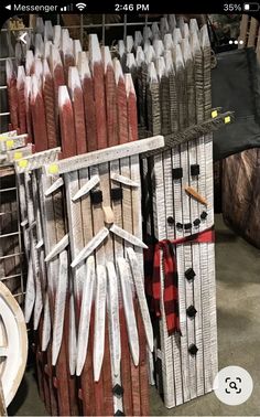 some wooden slats are made to look like santa claus