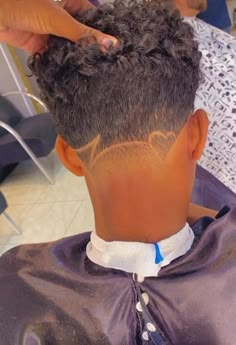 Dreads Short Hair, Barber Tips, Taper Fade Curly Hair, Low Fade Haircut, Tapered Haircut