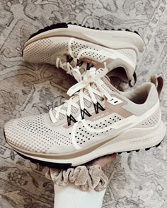 Tennis Shoe Inspiration, Cute Tennis Shoes Women, Neutral Nike Shoes Women, Work Out Shoes For Women, Women Walking Shoes, Nike Walking Shoes Women, Trendy Tennis Shoes Women 2023, Women’s Workout Shoes, Nike Lifestyle Shoes Women