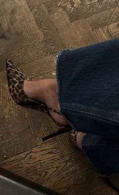 Heels And Jeans Aesthetic, Pointy Heels Aesthetic, Boot Heels Aesthetic, Shoes Instagram Post, Shoe Pictures Aesthetic, Kitten Heels Aesthetic, 2025 Shoes, High Heels Aesthetic, Casual Heels Outfit