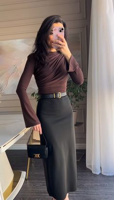 Official Skirts Work Outfits Classy, Long Skirt And Coat Outfit, Modest Professional Outfits Women, Formal Skirt Outfit Classy, Doctor Work Outfit, Business Casual Winter Outfits, Formal Skirt Outfit, Female Lawyer Fashion, Classy Business Outfits