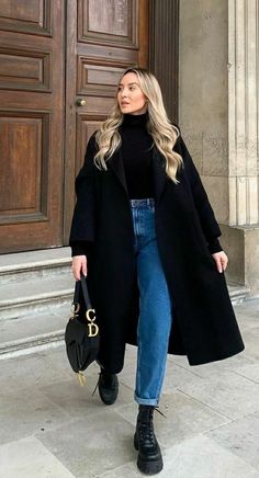 Moda Church Outfit Autumn, Aesthetic Uniform, Latina Christmas, Bestie Hangout, Girlfriend Outfits, Athleisure Aesthetic, Vinter Mode Outfits, Outfits Latina, Fashion Athleisure