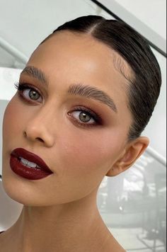 Makeup Ideas Burgundy Dress, Red Lips And Smokey Eye, Burgundy Red Makeup Look, Dark Red Dress Makeup, Makeup Ideas Christmas Party, Red Lipstick Makeup Look Brown Eyes, Makeup With Red Outfit, Wine Red Makeup Look, Natural Makeup With Red Lips