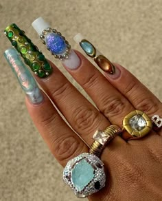 Artsy Nail Ideas, Nail Planner, Stilleto Nails Designs, Artsy Makeup, Overlay Nails, Nail Piercing, Curved Nails, November Nails, Tap Tap