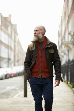 Luxury Knitwear, Pakaian Hipster, Ageing Gracefully, Older Mens Fashion, Hipster Beard, Grey Beards, Head Style, Hipster Man