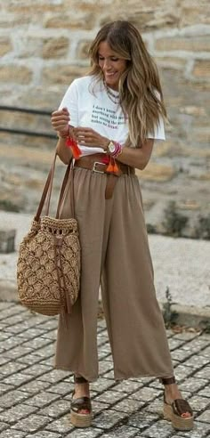 European Chic Fashion, European Fashion Women, European Chic, Culotte Style, Classy Summer Outfits, Outfit Primavera, Summer Style Casual, Inspiration Mode