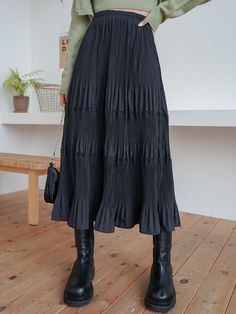 Ruffle Skirts For Women, Black Ruffled Dress Outfit, For Days Clothing, Summer Fashion Skirts, Midsize Maxi Skirt, Layering For Summer, Fall 2022 Skirts, Spring Skirt Outfits 2023, Paris September Outfits