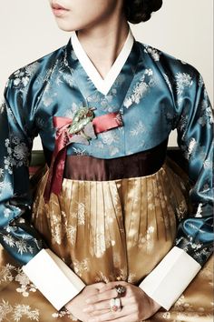 Traditional Korean Clothing, Korean Traditional Clothing, Vietnam Fashion, Mode Kimono, Korean Culture, Kimono Pattern