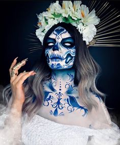 Blue Sugar Skull Makeup, Blue Skull Makeup, Blue Catrina Makeup, Sugar Skull Face Paint, Halloween Makeup Sugar Skull, Sugar Skull Face, Halloween Circus, Face Paint Makeup