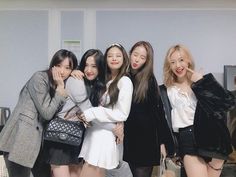 Jennie Friends, Foto Girl, Kwon Twins, Mode Ulzzang, People Poses, Blackpink Members, Best Friend Photos, Jennie Kim Blackpink