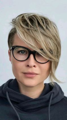 Long Pixie Haircut With Glasses, Above The Ear Haircuts For Women, Celtic Hairstyles, Short Sides Haircut, Pixie Haircuts With Bangs, Pixie Cut Shaved Sides, Short Pixie Hairstyles, Babylights Hair, Pixie Undercut