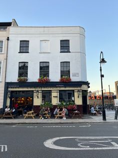 Engineer Pub Primrose Hill Soho House, Charity Shop