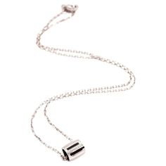 Necklace of French design CHAUMET, CLASS ONE collection in White Gold with Diamonds and black rubber for woman (with original box and unworn) Carabiner clasp 18kt White Gold 6,98 grams Chain size: 42cm Brand new product Ref.D361601UZ Luxury Silver Baguette-cut Diamond Necklace, Chaumet Necklace, Chaumet Jewelry, Chopard Jewelry Necklace, Chaumet Josephine Earrings, Van Cleef Arpels, Black Rubber, French Design, Or Rose