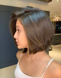 Bob Hairstyles For Thick, Medium Bob Hairstyles, Chin Length Hair, Bob Haircut With Bangs, Short Bob Haircuts, Short Bob Hairstyles, Hairstyles Haircuts