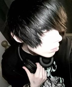 Emo Hair Guys, Emo Guys 2000s, Emo Boy 2000s, Emo Boy Aesthetic, Scene Kid Hair, 2000s Style Outfits