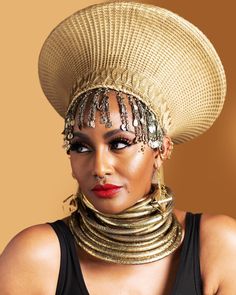 Zulu basket hat made of yarn and straw. South African headpiece Measure the circumference of your head for an exact fit African Headpiece, Zulu Hat, Basket Hat, Zulu, Head Circumference, Hat Making, Guinea Bissau, South African, Brunei