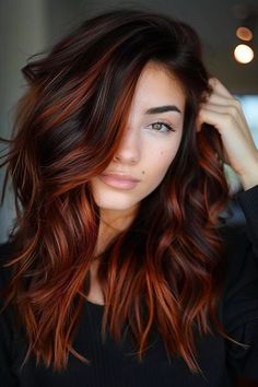 Discover 30 stunning fall hair colors, from rusty red to deep teal, perfect for adding warmth and style to your look this season. Auburn Hair Colors With Highlights, Copper And Black Hair, Rambut Brunette, Hair Color Auburn, Awesome Hair, Haircut And Color, Hair Color And Cut, Copper Hair, Hair Inspiration Color