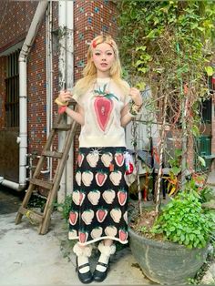 Japanese Punk Outfits, Curvy Outfits Aesthetic, Twee Fashion Outfits, Fruity Outfits, Funky Style Outfits, Funky Skirts, Quirky Outfits, Twee Style