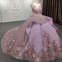 Quinceanera Gowns Enchanted Quinceanera Dress, Purple Dresses Quinceanera, Tangled Quinceanera Dress, Purple Quince Dress, Debut Gowns, Purple Quinceanera Dresses, Purple Quince, Lavender Gown, Quinceanera Themes Dresses