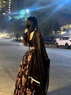 Hide Aesthetic, Aesthetic Dps, Garba Outfit, Best Indian Wedding Dresses, Dark Beauty Photography, Lehenga Designs Simple, Arabian Beauty Women, Desi Aesthetic