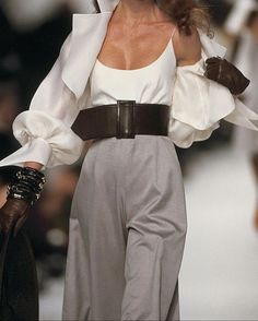 Dior Fashion Show, Dior Fashion, Fashion Design Sketches, Office Outfits, Minimal Fashion, 90s Fashion