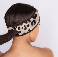 The microfiber spa headband is a multi-functional piece essential for everyone. This headband serves the function of a headband and a hair tie together. Look chic and cut a step out of your beauty routine by using this multi-purposeful headband. Benefits Essential addition to your daily skin care ritual Multi-tasking headband & pony in-one Keeps hair out of face while cleansing, applying makeup or face masks Helps keep hair dry and clean Built-in ponytail holder saves your style & prevents pony Glow Mask, Spa Headband, Applying Makeup, Hair Towel, Daily Skin Care, Beauty Routine, How To Apply Makeup, Headbands For Women, Beauty Accessories