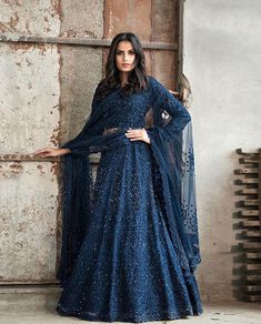 Lehenga Choli Designs, Lehnga Dress, Designer Bridal Lehenga, Indian Bridal Lehenga, Salwar Designs, Indian Bridal Dress, Indian Gowns Dresses, Indian Lehenga, Party Wear Lehenga