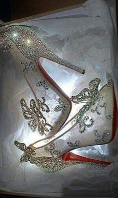 Zapatos Disney Heels, Heels Cinderella, Heels Chunky, Christian Louboutin Outlet, Christian Louboutin Heels, Louboutin Heels