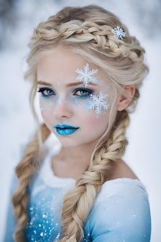 Frozen Halloween Makeup, Frozen Makeup Look, Kids Makeup Ideas, Frozen Face Paint, Elsa Makeup, Elsa Halloween, Frozen Makeup, Princess Face Painting, Frozen Halloween