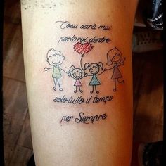 a woman with a tattoo on her leg that says,'cause son ma nontone dentre so sutio ut tamr er segre