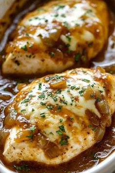 French Onion Chicken Bake French Onion Soup Cheese, Kolaczki Cookies Recipe, French Onion Chicken Bake, Onion Chicken Bake, Crescent Roll Apple, Crescent Roll Apple Dumplings, French Onion Chicken, Chicken Recipies, Apple Dumplings