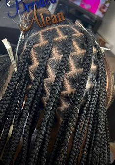 Box Braid Hairstyles Ideas, Cute Box Braid Hairstyles, Braid Hairstyles Ideas, Box Braid Hairstyles, Hair Braid Patterns, Parting Hair, African Ladies, Stylish Naija