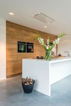 the kitchen is clean and ready to be used as an appliance for cooking