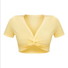 Yellow Rib Knot Front Short Sleeve, Never Worn Perfect Condition. To Small For Me Blusas Crop Top, Yellow Crop Top, Yellow Short, Short Sleeve Crop Top, Yellow Shirts, Yellow Top, Yellow Shorts, Short Sleeve Cropped Top, Girly Outfits