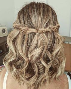 Prom Braid, Formal Hairstyles For Short Hair, Graduation Hairstyles, Half Updo, Peinados Fáciles Para Cabello Corto, Penteado Cabelo Curto, Short Hair Styles Easy