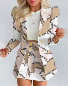 white Rok Outfit, Blazer And Skirt Set, Princess Sleeves, Office Fashion Women, Blazer And Skirt, Blazer Set, Business Outfit, Outfit Casual, Sleeves Pattern