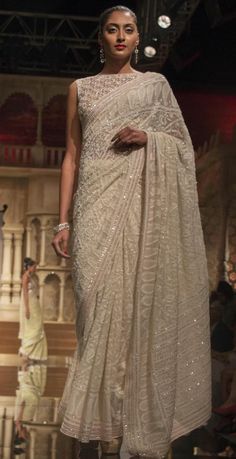 Designer sarees Chikankari Sari, Bmw India, Designer Sarees Wedding, Indian Fashion Saree, Fashion Week 2015, Saree Trends, Trendy Sarees, Indian Couture, Elegant Saree