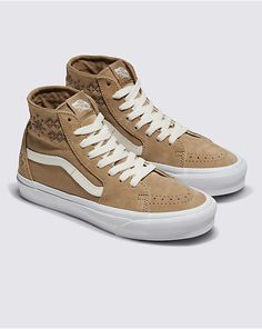 Vans High Tops, Nike Air Max Jordan, Sk8 Hi Vans, Vans High, High Top Shoe, Vans Logo, Leggings Sale, Snowboard Boots, Sk8 Hi