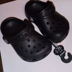 Baby Crocs C4 Blk Majin Boo, Cute Baby Shoes, Baby Walker, Baby Fits, Baby Album, Crocs Shoes, Walkers, Kids Shoes, Baby Shoes