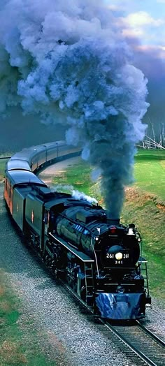 Train Tracks Photography, Road Photos, Trains Photography, Train Images, Steam Trains Photography, Train Wallpaper, Train Photo, Old Steam Train, Train Museum