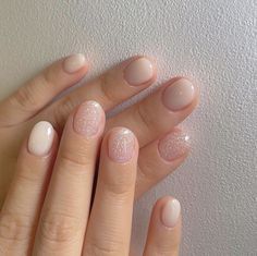 Very Short Nails Manicure, Very Short Nail Designs Minimal, Neutral Gel Nails Ideas, Korean Gel Nails Simple, Delicate Nails Classy, Simple Short Nails Ideas, Gel Nails Natural Nail, Short Builder Gel Nails, Jelly Nails Short