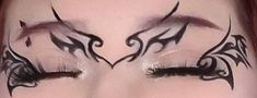 Succubus Eyeliner, Graphic Eyeliner Aesthetic, Mushroom Eyeliner, Intricate Eyeliner, Graphic Eyeliner Goth, Hippie Makeup, Eyeliner Designs, Punk Makeup