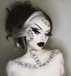 Spooky Goth Makeup, Spooky Face Makeup, Horror Goth Makeup, Goth Costumes Halloween, Horror Glam Makeup, Halloween Costume Ideas Makeup, Cute Spooky Makeup, 2023 Halloween Makeup, Scary Halloween Makeup Women