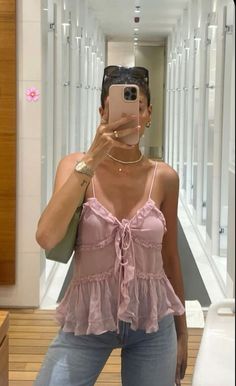 Chic Summer Outfits Aesthetic, Babydoll Top Outfit Aesthetic, Pink Tank Top Outfit, Romantic Style Women, Soft Feminine Style, Foto Poses, Looks Street Style, Stockholm Fashion, Summer Fits