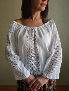 Amazing white open shoulders blouse with long wide sleeves and crochet lace. Wear this adorable blouse under pinafore dresses or skirts for a cute daytime look. Excellent vintage condition!! Size M. Model is size M and 170 cm growth. **Great Vintage condition! No holes or spots!! **This item will come to you freshly laundered and ready to wear. **If you want to purchase more items, please message me, I will make a special price and delivery. Bohemian Broderie Anglaise Lace Top For Summer, White Bohemian Peasant Top With Lace, White Bohemian Blouse With Lace Sleeves, White Bohemian Off-shoulder Blouse, Bohemian White Tops With Broderie Anglaise, White Bohemian Top With Broderie Anglaise, White Peasant Top With Lace Trim, Long Sleeve Summer Blouse With Lace Work, Elegant White Peasant Top With Lace Trim