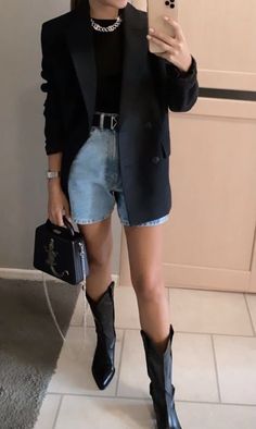 Nightclub Outfit Ideas, Black Blazer And Boots Outfit, Classy Cowboy Boots Outfit, Outfits For Horse Races For Women, Blazer With Cowboy Boots, Cowboy Black Boots Outfit, Botas Cowboy Outfit, Cowboy Boots Skirt Outfit, Cow Boy Boots Outfit For Women