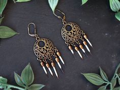 Add a touch of natural beauty to your look with these stunning porcupine quill earrings.  Each quill is carefully harvested and cleaned, then arranged in a delicate pattern to create a unique and eye-catching piece.  The lightweight design ensures all-day comfort, so you can wear these earrings with confidence. Your item will arrive in a beautiful packaged in a gift box, perfect for giving to a friend, or just to keep it for yourself! ✧GIFT NOTE: Should you need a gift note to be included, pleas Porcupine Jewelry, Porcupine Earrings, Quill Earrings Porcupine, Porcupine Quill Earrings Native Americans, Real Bone Jewelry, Porcupine Quill Jewelry, Porcupine Quill Earrings, Quill Earrings, Porcupine Quills